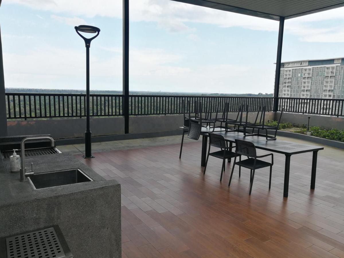 Bsp21 Apartment Jenjarum Luaran gambar