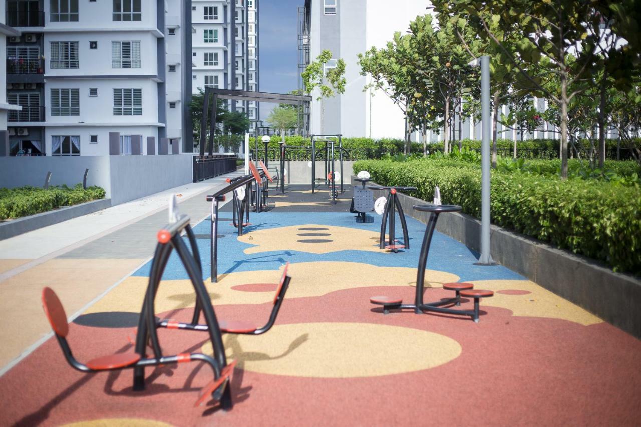 Bsp21 Apartment Jenjarum Luaran gambar