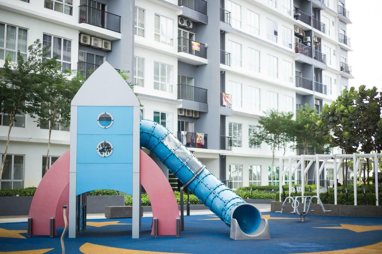 Bsp21 Apartment Jenjarum Luaran gambar